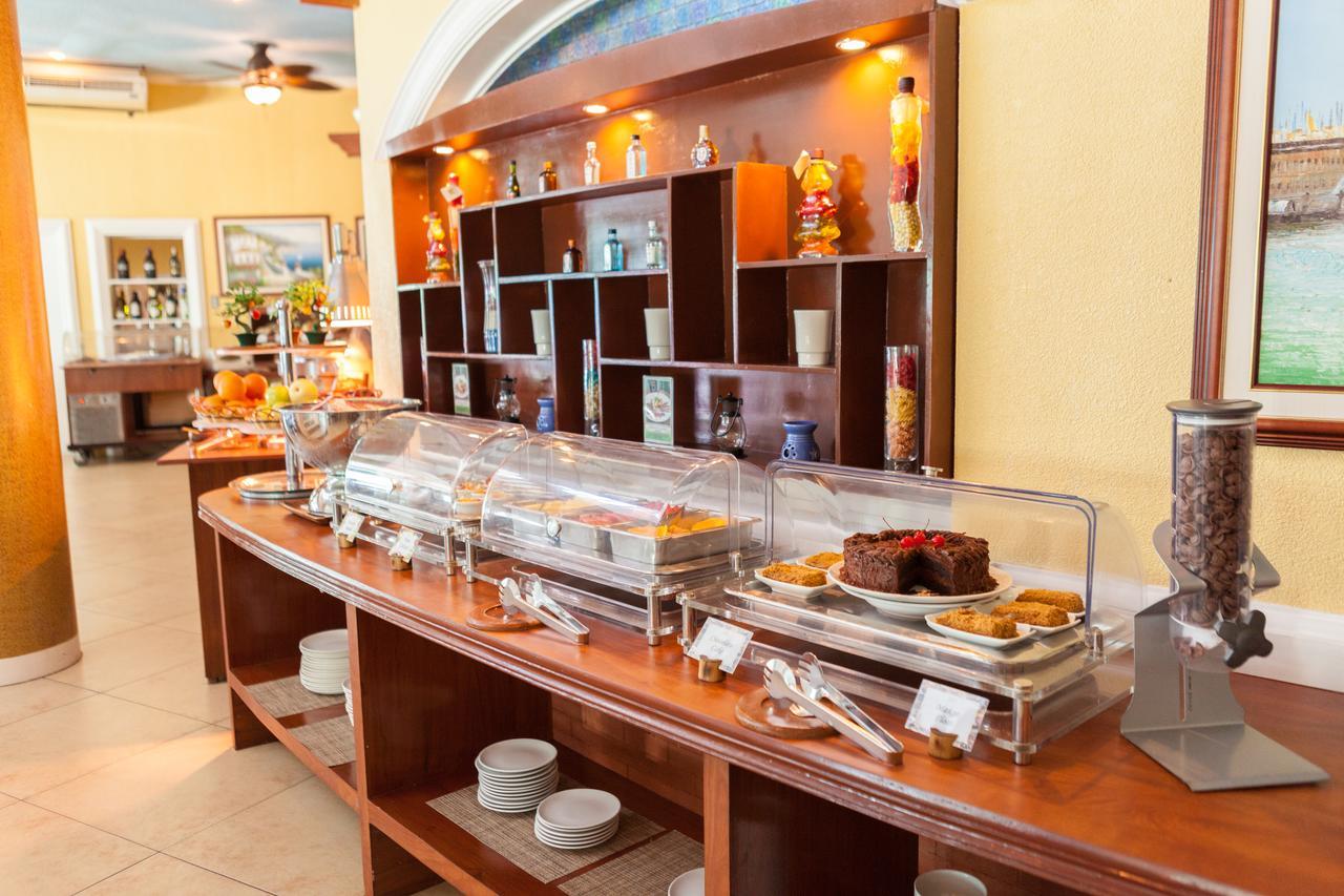 Breakfast At Monaco - Palais Boracay Hotell Manoc-Manoc Eksteriør bilde